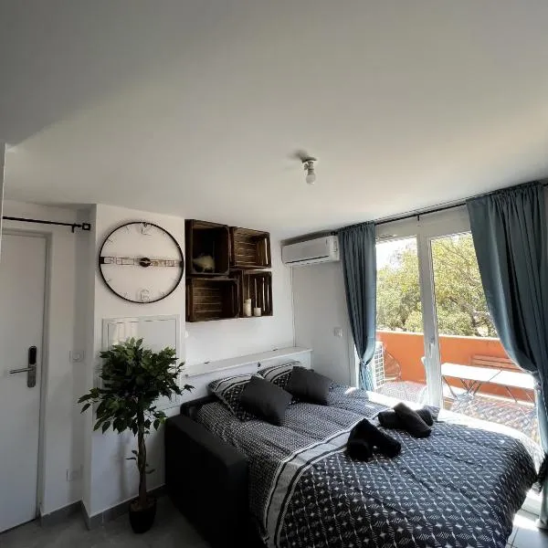 Résidence hôtelière les hameaux de saint cyprien appartement 25 M2 1 chambre，位于Lecci的酒店