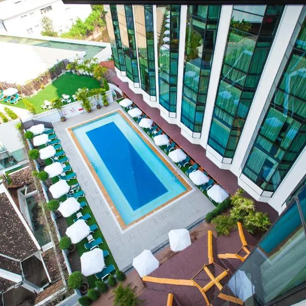 皇后大酒店 - SHA Extra Plus，位于Ban Mae Hom的酒店