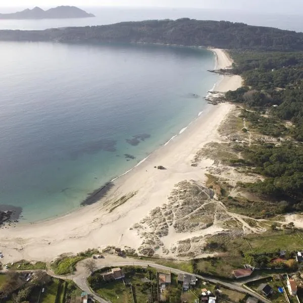 Cabaña rustica en plena naturaleza en playa de Nerga, Ría de Vigo,，位于希奥的酒店