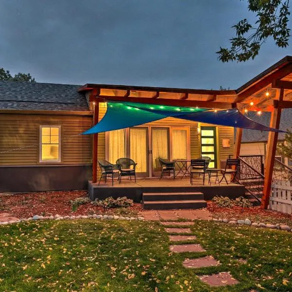 Fort Collins Vacation Rental with Private Hot Tub!，位于柯林斯堡的酒店