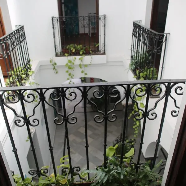 Wake up in Tarifa Hostel & Restaurant Lounge，位于塔里法的酒店
