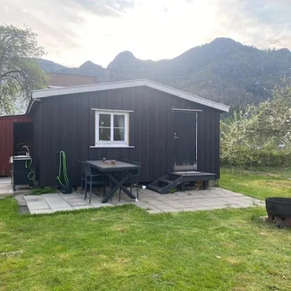 Løkka,Summer cabin!，位于Sogndalsstrand的酒店