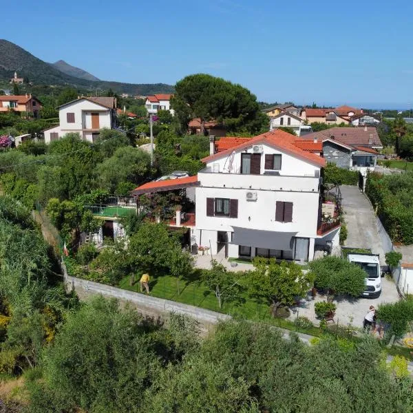 Villa Marco Aurelio，位于Cisano sul Neva的酒店