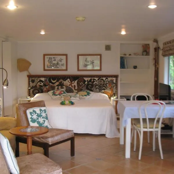 Aimeo Cottage，位于拉塞尔的酒店