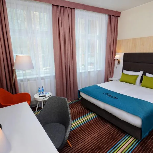 Stay inn Hotel Gdańsk，位于Emaus的酒店