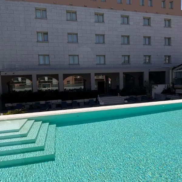 福尤酒店，位于Porto Istana的酒店
