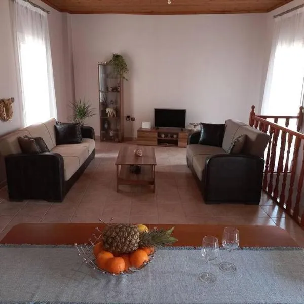 Family & friends Maisonette in the center of Lixouri，位于里科索翁的酒店