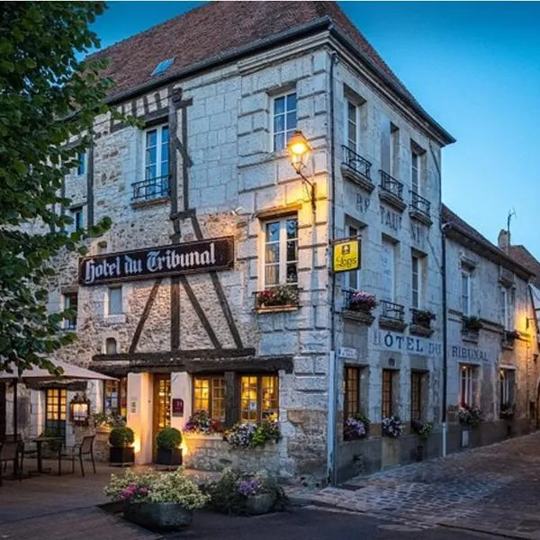 Logis - Hôtel & Restaurant du Tribunal，位于Saint-Ouen-de-Sècherouvre的酒店