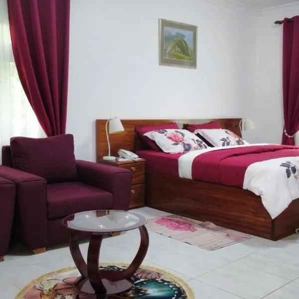 Charlestina Beach Resort，位于Elmina的酒店