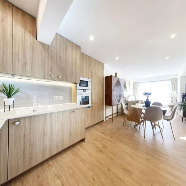 Bahía Luxurious apartment, 3 double rooms, free parking, terrace, brand new，位于圣塞瓦斯蒂安的酒店