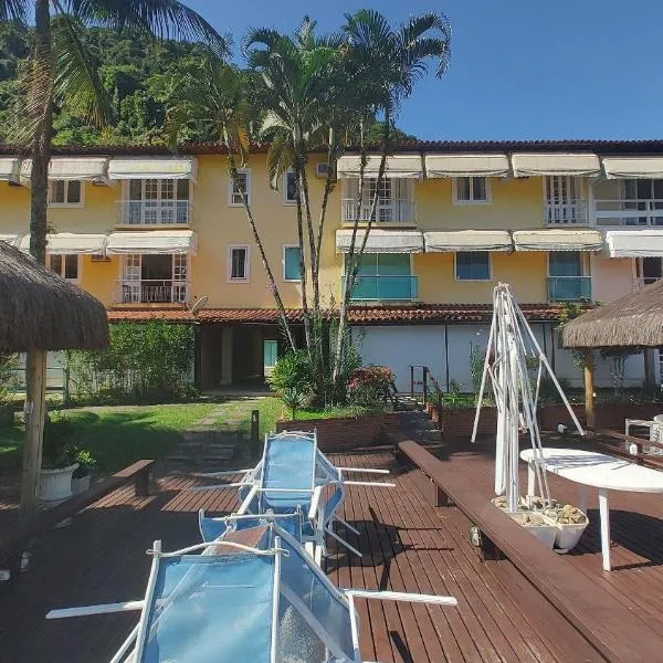 Lindo 3 Qts com Deck churrasqueira Piscina Angra,位于安格拉杜斯雷斯的酒店