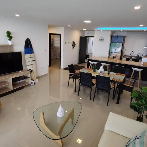 Departamento Playero Fontaine Bleau Frente al Mar Tonsupa，位于通苏帕的酒店