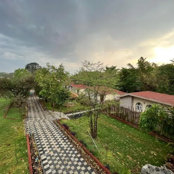 Bhil's Kabeela Resort & Spa Kanha，位于Dhanwār的酒店