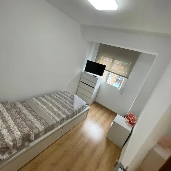 Habitación privada en piso compartido，位于瓦伦西亚的酒店