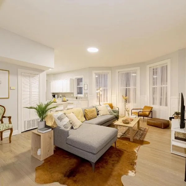 The East Rock, 4BR, On-site Parking, Washer & Dryer, Walk to Yale，位于纽黑文的酒店