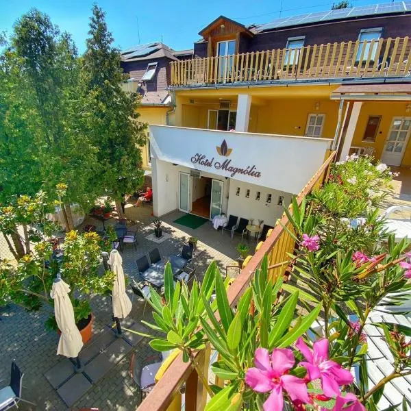 木兰酒店，位于鲍洛通塞派兹德的酒店