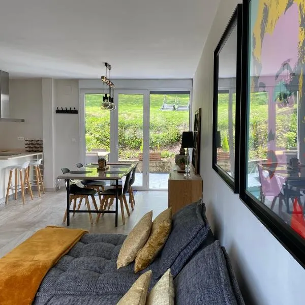 Maison d architecte avec spa，位于埃佩尔奈的酒店