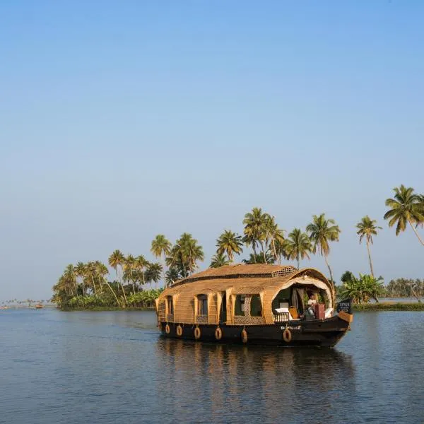 仙达里河景船屋，位于Champakulam的酒店