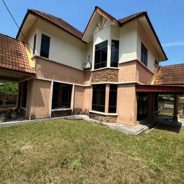 GS HOMESTAY WHOLE VILLA，位于峇六拜的酒店