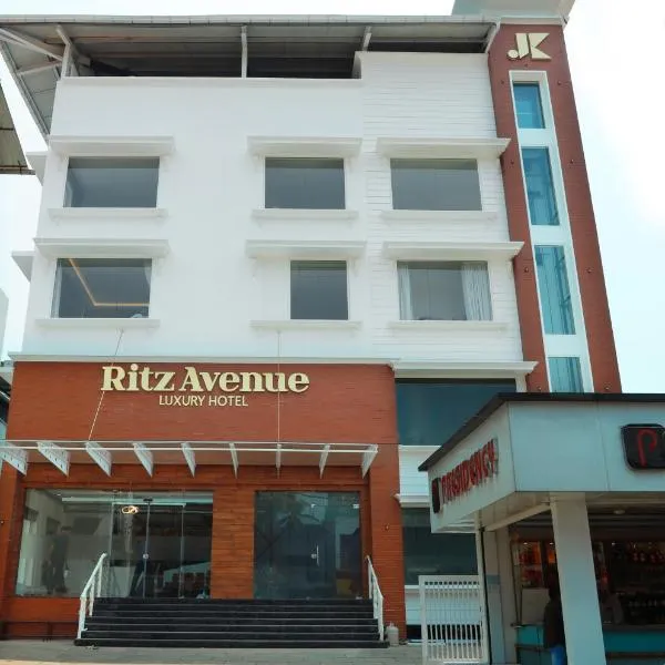 RITZ AVENUE LUXURY HOTEL，位于Tellicherry的酒店