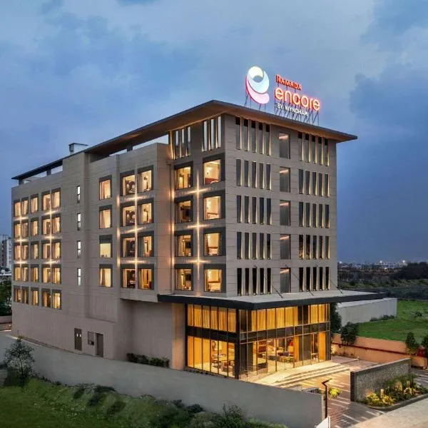 Ramada Encore by Wyndham Indore Nipania，位于印多尔的酒店