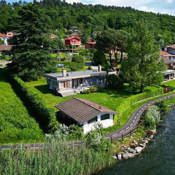 Casa Gaiani Villetta in riva al lago vista mozzafiato，位于瓦瑞诺博吉的酒店