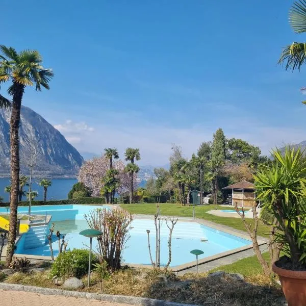 Schwimmbadferien am Luganersee，位于比索内的酒店