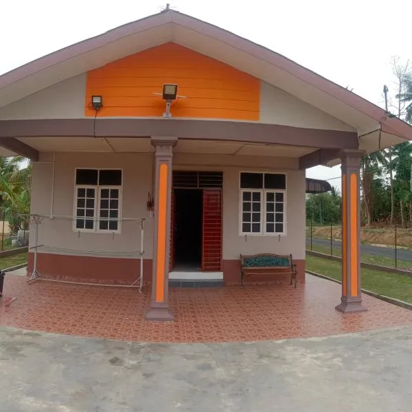 Adilah Homestay A，位于Kampong Cherang Tuli的酒店