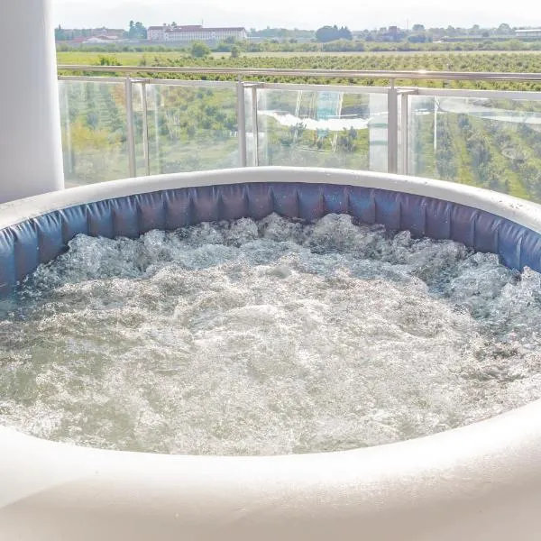 Glass House，位于库尼奥的酒店