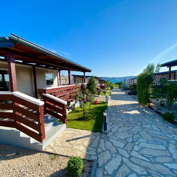 Mobile homes Kamp Maslina, Biograd na Moru，位于比奥格勒·纳·莫鲁的酒店