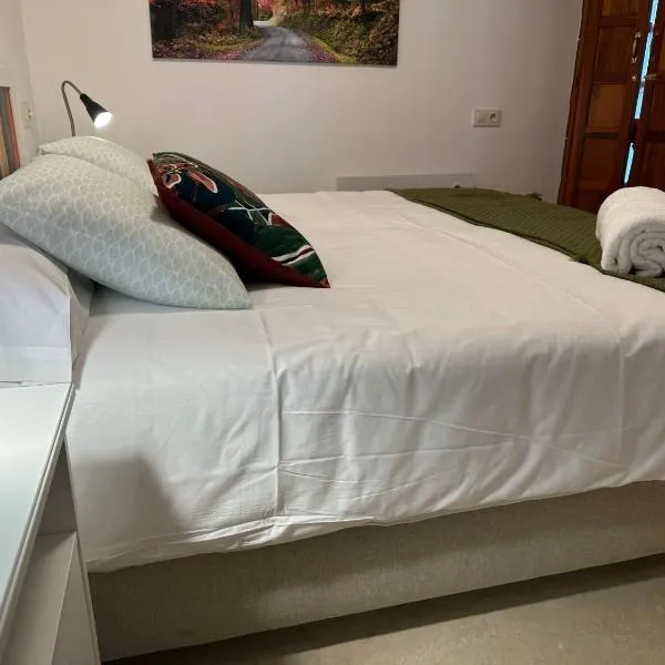 Porta da Vila by Oktheway，位于蓬特德乌梅的酒店