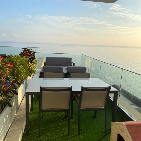 Suite Exclusiva frente al mar Hotel Poseidón Manta，位于曼塔的酒店