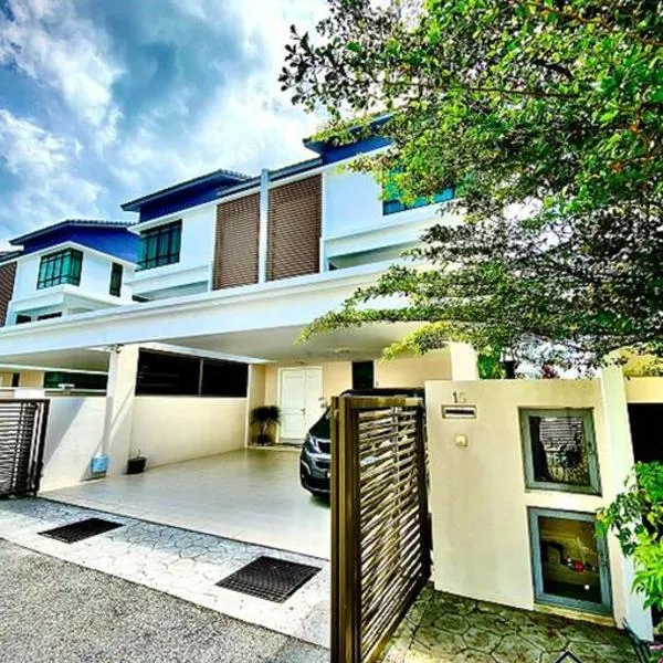 Batu Ferringhi Luxurious Modern Designed 5BR House，位于峇都丁宜的酒店