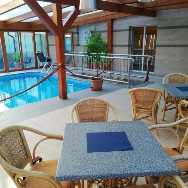 Penzion Bohemia，位于Lomnice nad Lužnicí的酒店