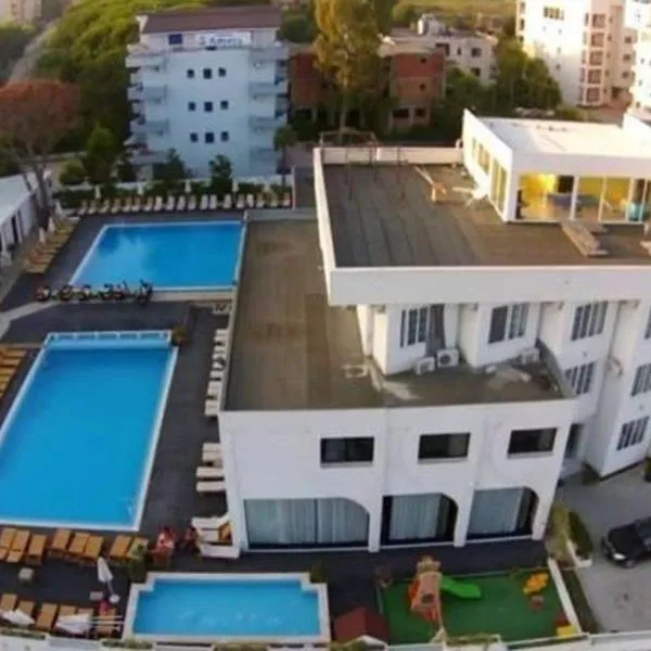 SunBorn Hotel，位于格勒姆的酒店