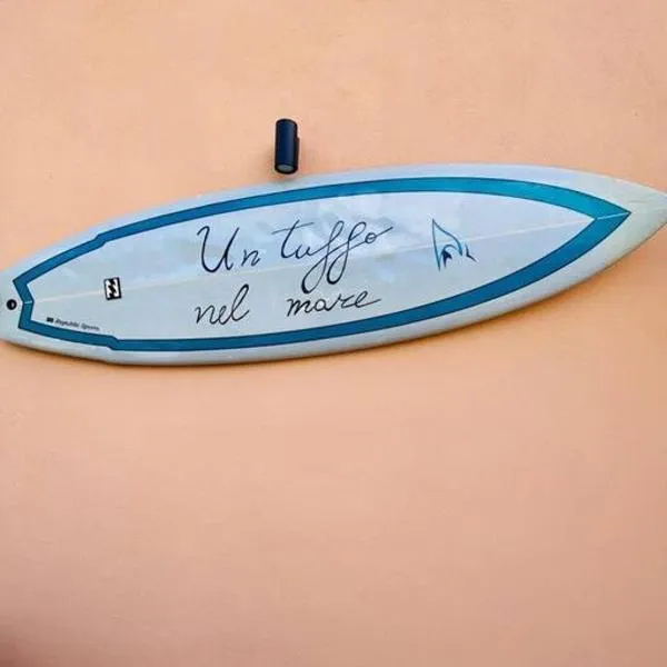 Un Tuffo nel Mare，位于弗拉穆拉的酒店