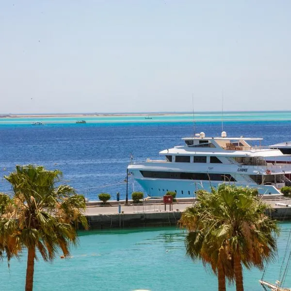 The Bay Hotel Hurghada Marina，位于赫尔格达的酒店