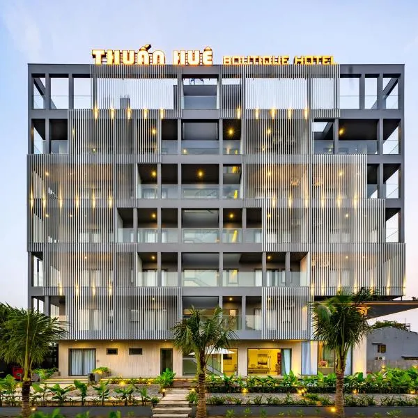 Thuấn Huê Boutique Hotel - Near Vinpearl Nam Hội An，位于Hà Bình (1)的酒店