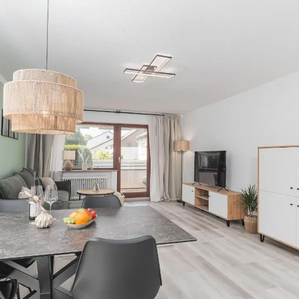 Cruwzo - Fantastic Apartment with Balcony and Parking，位于魏布林根的酒店