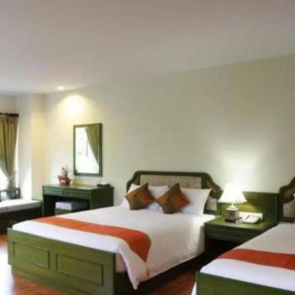 查汶海塔拉酒店，位于茶云莱海滩的酒店