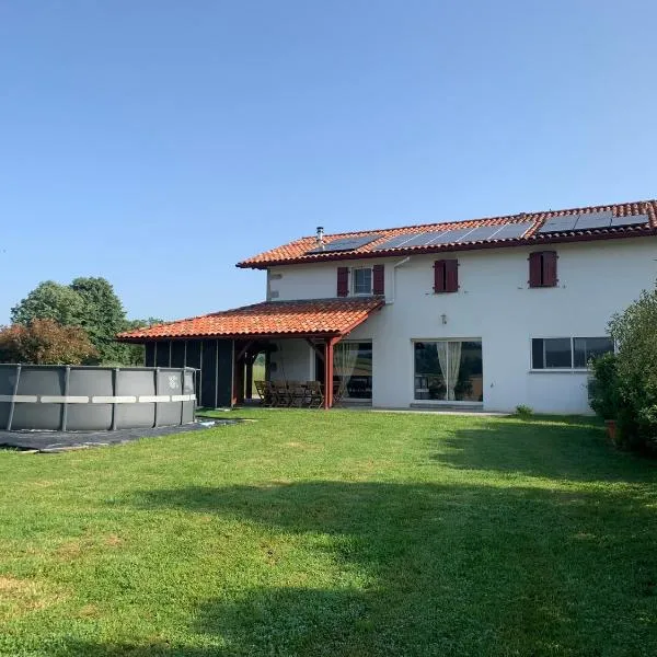 Nouvelle location de vacances，位于Ainhice-Mongelos的酒店