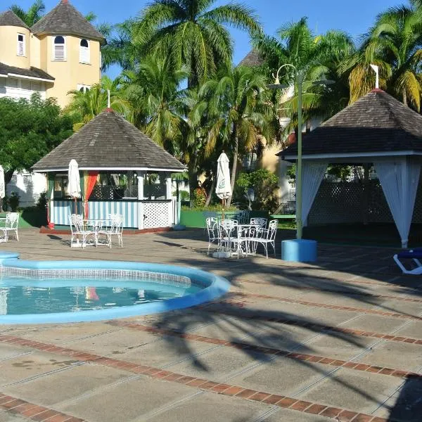 Beach One Bedroom Suite 13，位于欧丘里欧的酒店