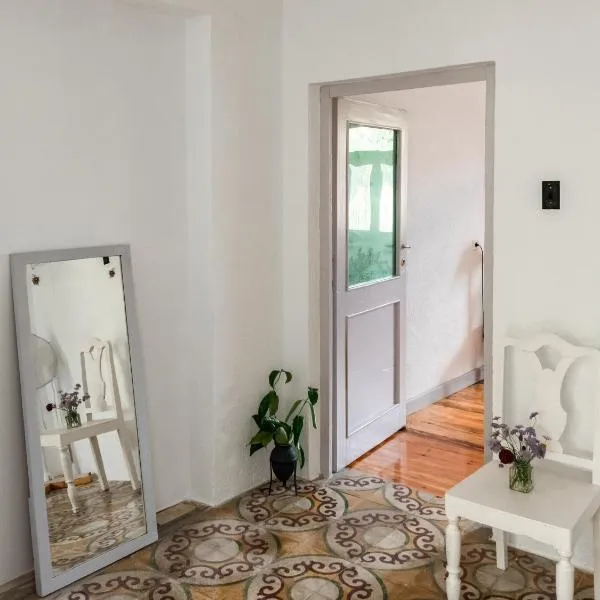Himara Hostel，位于希马拉的酒店