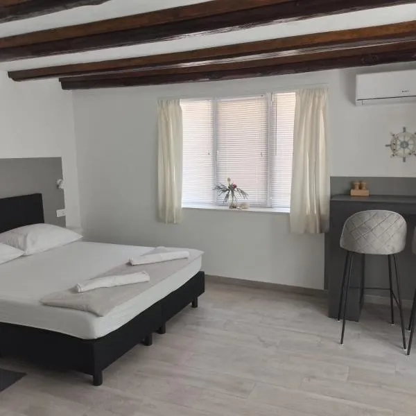 Apartments Ciao Bella city centre with free parking，位于希贝尼克的酒店