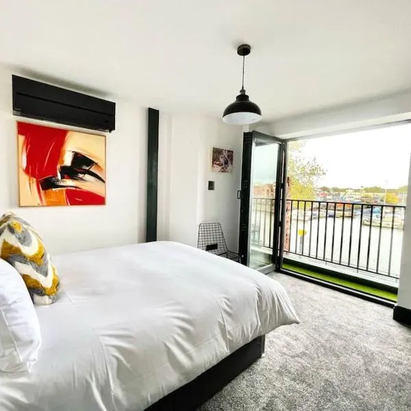 Duplex Apartment Harbourside city centre，位于布里斯托的酒店