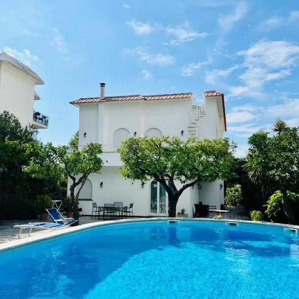 YourHome - Villa Sorrento，位于梅塔的酒店