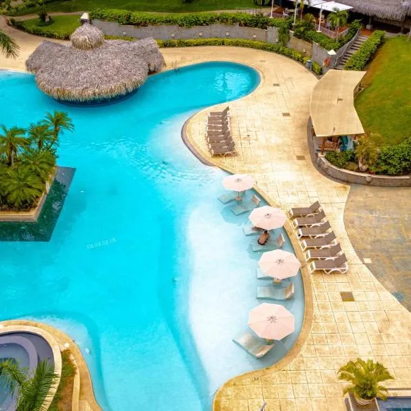 Matapalo 102-Luxury 2 Br Poolside Condo At Tamarindo，位于塔马林多的酒店