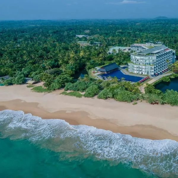 Sheraton Kosgoda Turtle Beach Resort，位于阿洪加拉的酒店