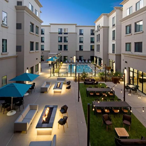 SpringHill Suites by Marriott Valencia，位于瓦伦西亚的酒店