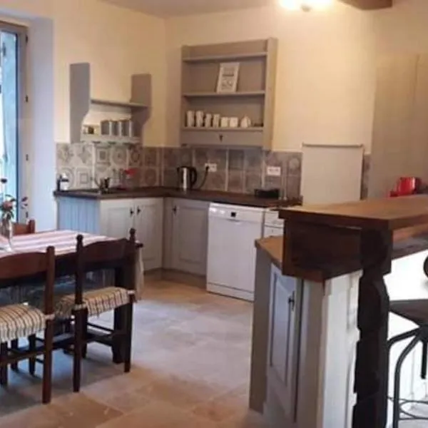 Vine maison 2 bedroom with ensuites，位于Sainte-Eulalie-dʼEymet的酒店